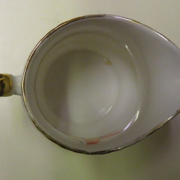 Royal Windsor Creamer Prairie LILY Saskatchewan Floral Emblem (DK673) - Picture 5 of 7